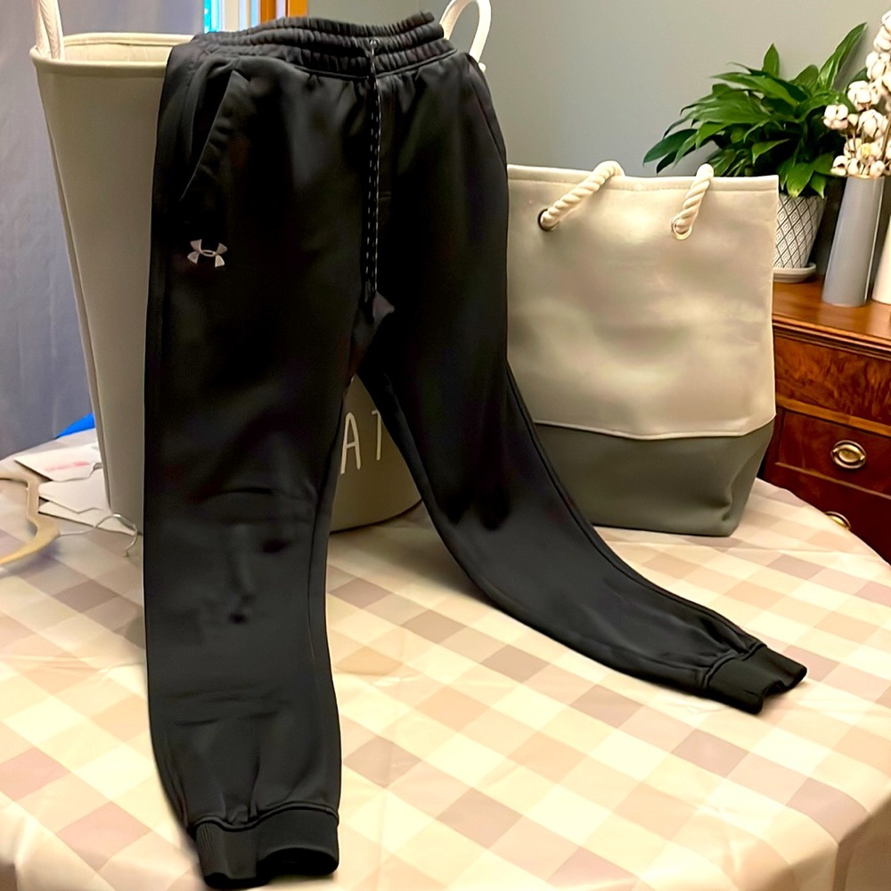 Mens Black Under Armor Joggers, lined fleece, size small